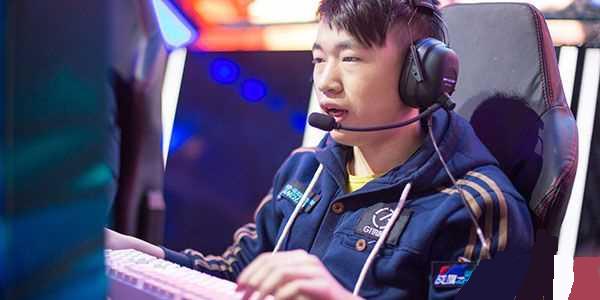 而当地政府 而当地政府