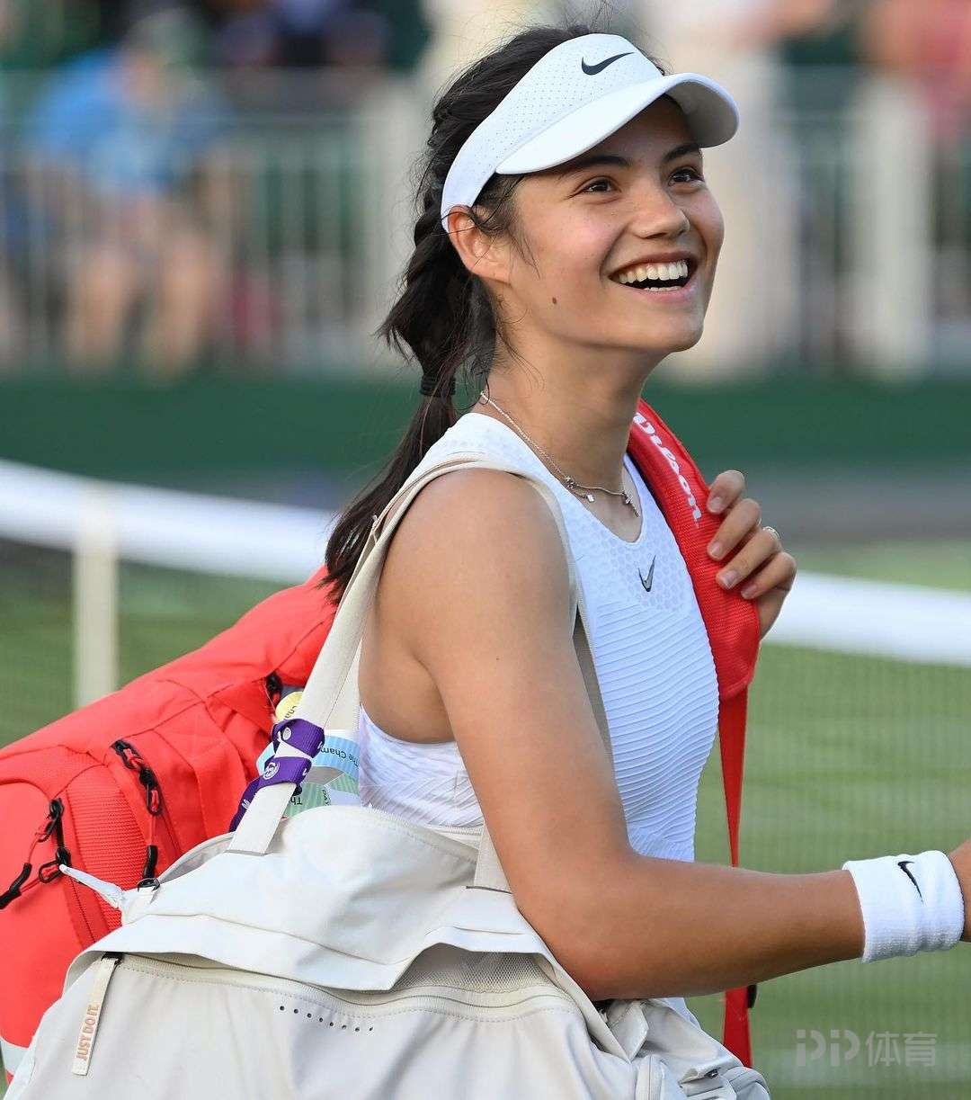 他的表现不 他的表现不