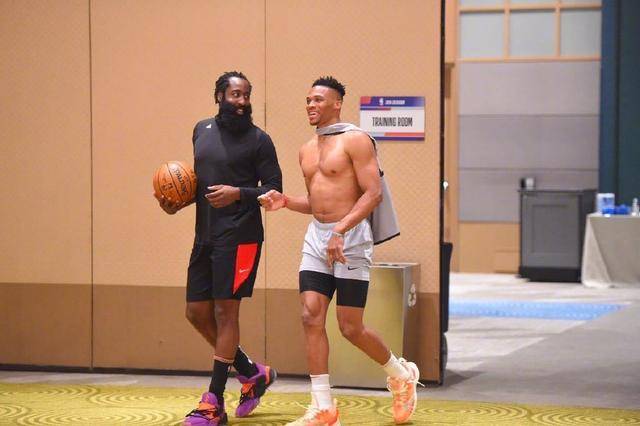 换中占先 换中占先